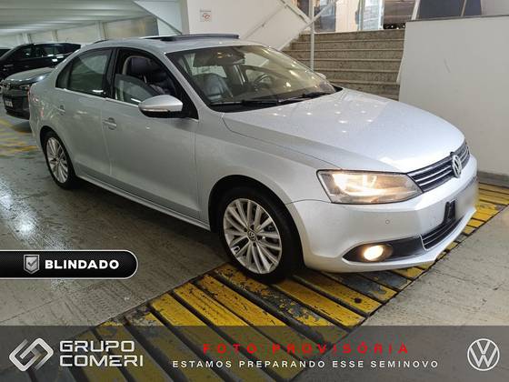 VOLKSWAGEN JETTA 2.0 TSI HIGHLINE 211CV GASOLINA 4P TIPTRONIC VOLKSWAGEN JETTA 2.0 TSI HIGHLINE 211CV GASOLINA 4P TIPTRONIC